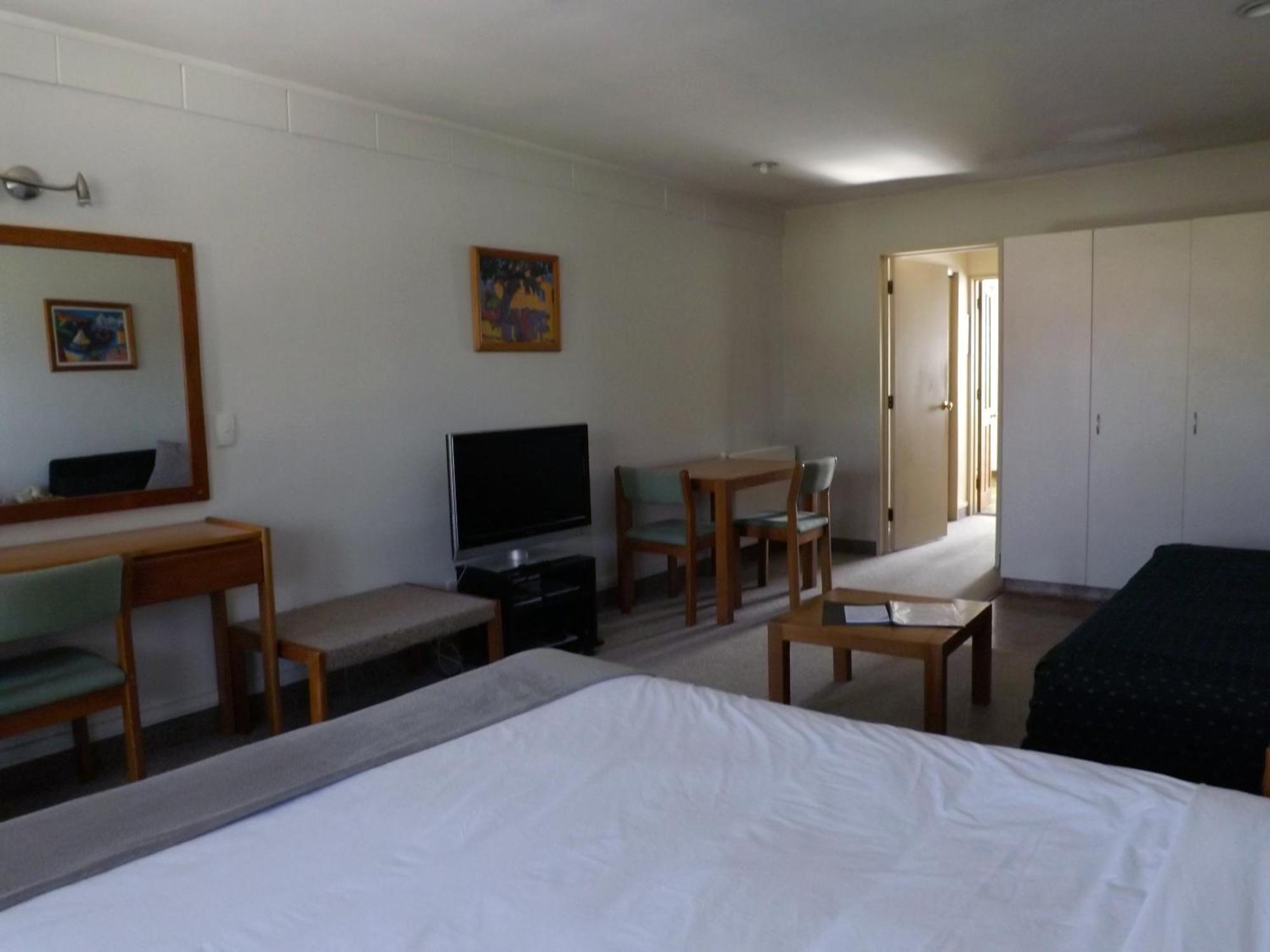 Karaka Tree Motel Taupo Bagian luar foto