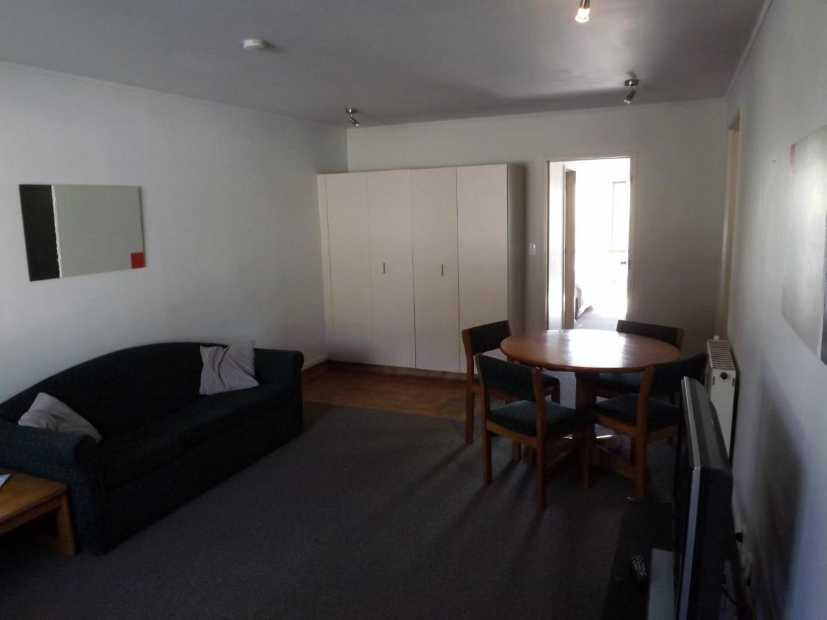 Karaka Tree Motel Taupo Bagian luar foto